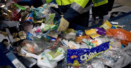 Recyclage, plastique à usage unique, PFAS… Ce que contient le nouveau texte de l’UE sur les emballages