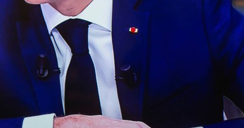Emmanuel Macron portait-il une montre à 80 000 euros durant son interview ?