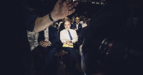 A Créteil, Bernard Cazeneuve se voit face à «une avenue large pour ne pas dire un boulevard»