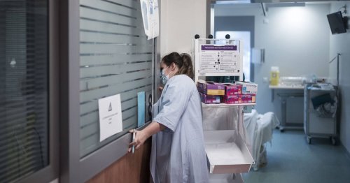 EN DIRECT - Covid-19: le nombre de patients hospitalisés en France repasse au dessus des 30 000