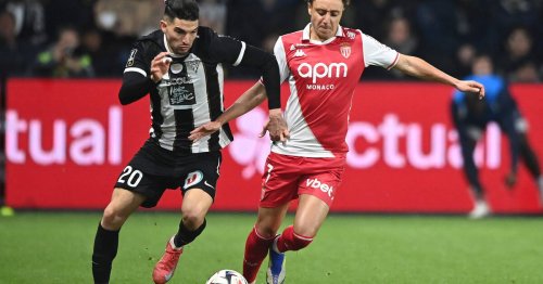 Ramadan : des joueurs interrompent leur jeûne pendant le match Angers-Monaco, la machine à polémique s’emballe