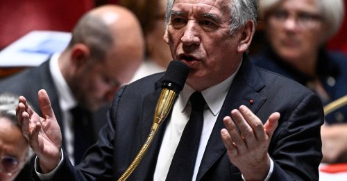 «Par pitié» : Bayrou implore les députés macronistes de plus «applaudir» les ministres à l’Assemblée