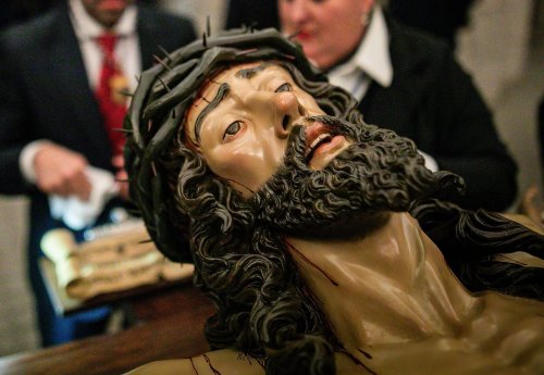 La trágica leyenda del Cristo del Cachorro, que procesiona el Viernes Santo en Sevilla