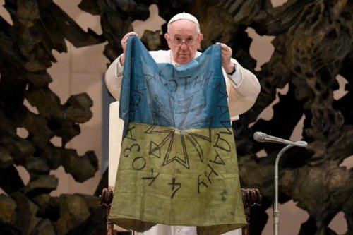 Pope Francis joins UN chief’s appeal for Easter truce in Ukraine