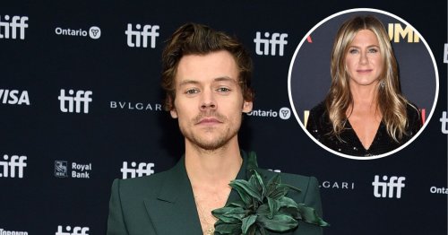 Harry Styles Suffers Wardrobe Malfunction In Front Of Jennifer Aniston ...