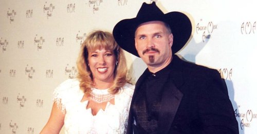 Who Is Garth Brooks' Ex-Wife Sandy Mahl? Meet Former Spouse