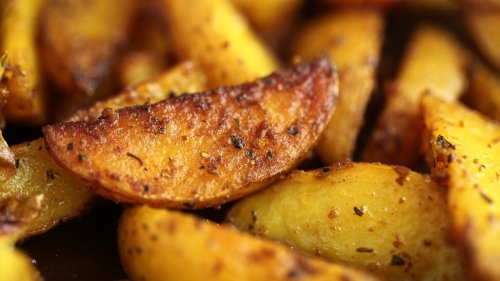 How to Make Perfect Potato Wedges at Home