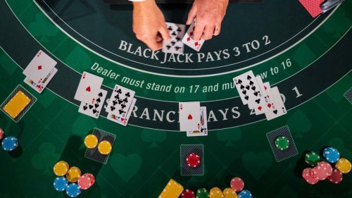 A Beginner’s Guide to Playing Blackjack in a Casino Without Embarrassing Yourself
