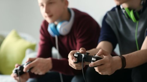 How to Raise a Healthy Gamer, According to a Psychiatrist