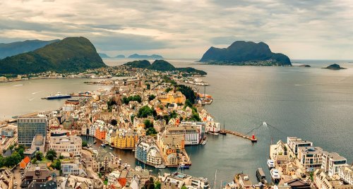 Ålesund Viewpoint: Climbing the Aksla Steps - Life in Norway