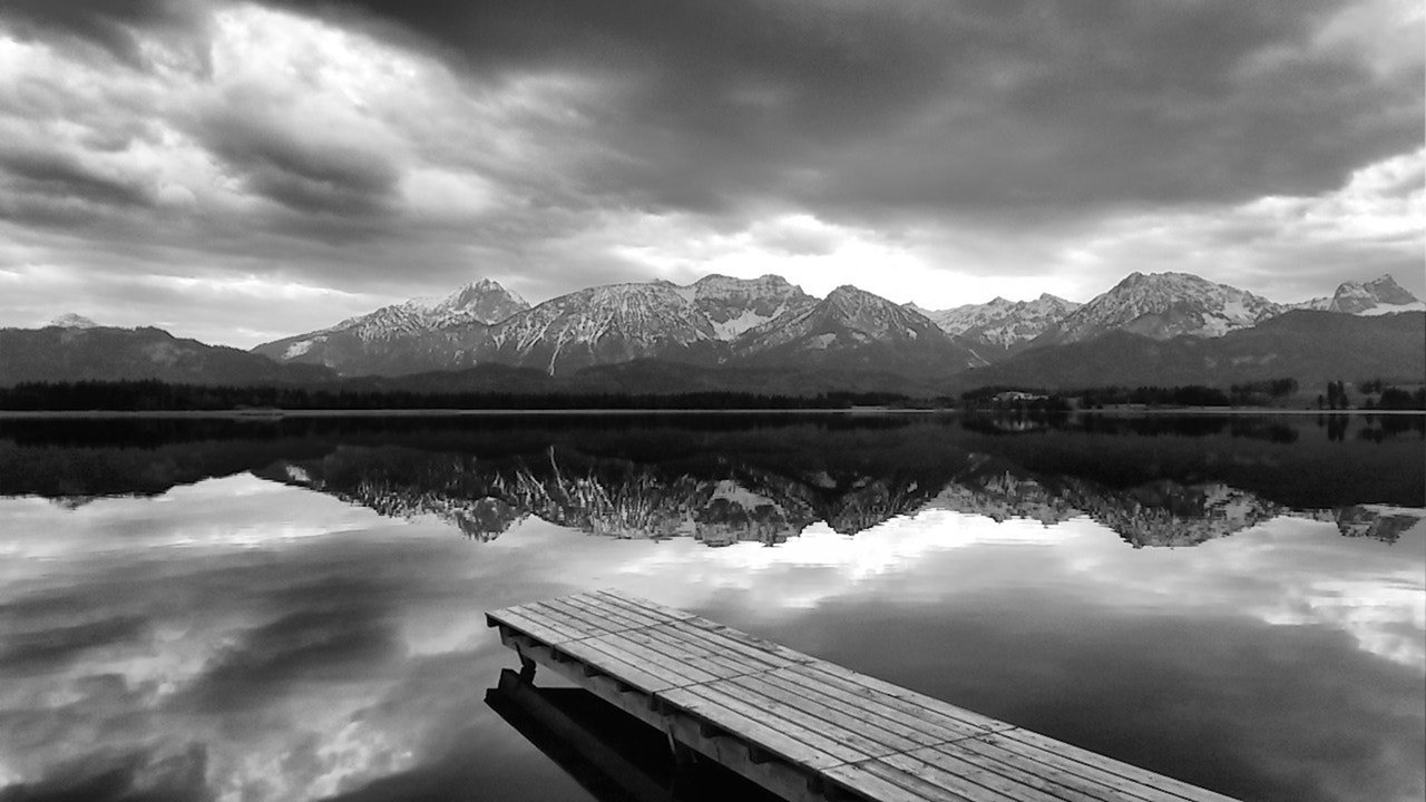 13 Incredibly Useful Articles For Getting Started With Black and White Landscape Photography