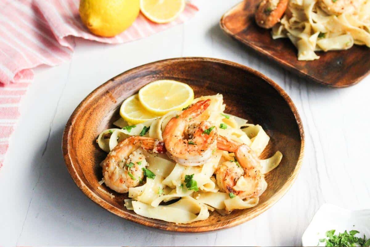 Effortless Garlic Butter Shrimp Pasta in Minutes