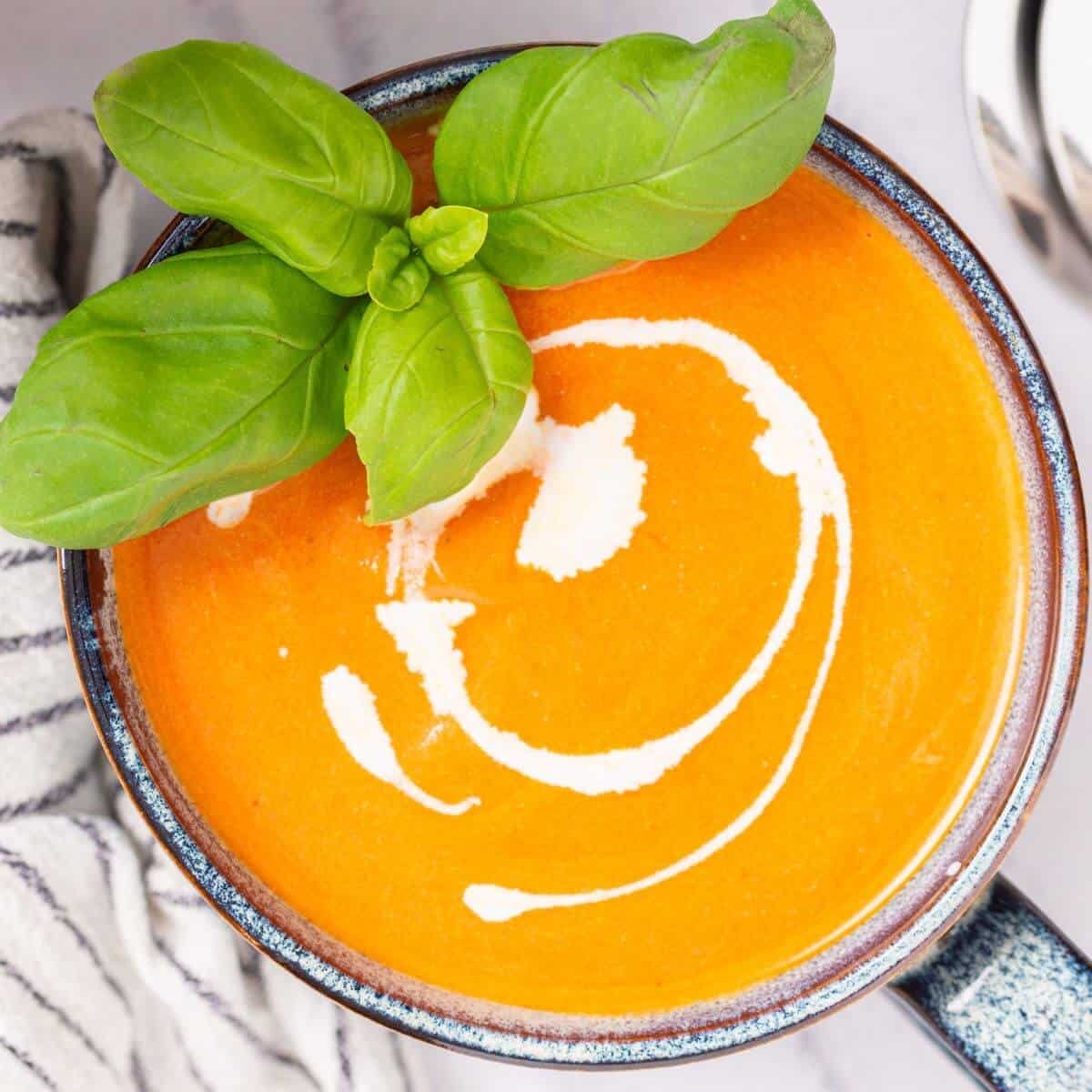 Crock Pot Tomato Soup (Creamy)