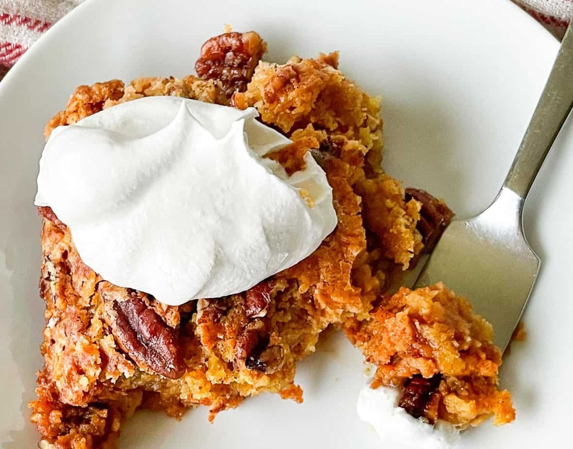 Easy Pumpkin Crunch Cake
