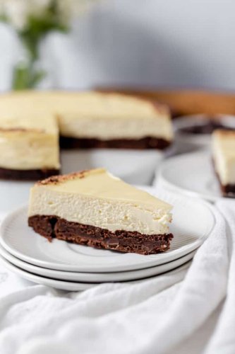 2/1 Double Decker Brownie Bottom Cheesecake