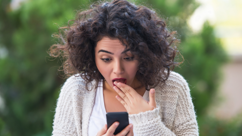 Woman Learns Her Dad Has A Tinder Profile Even Though He’s Been Married To Her Mom For 20 Years