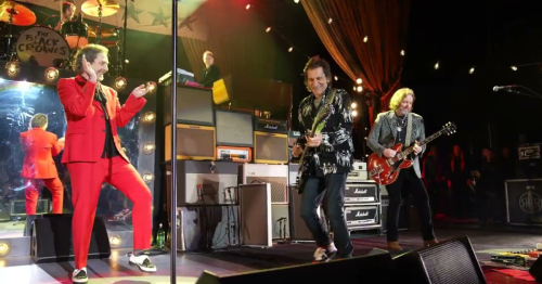 The Black Crowes Welcome Rolling Stones Guitarist Ronnie Wood In L.A. [Video]