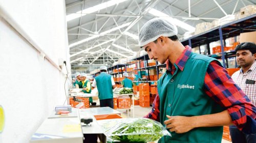 E-grocers double down on farm-to-plate sourcing models
