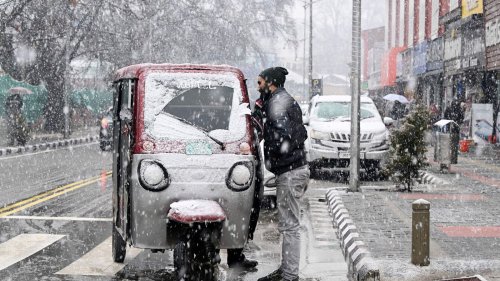 Weather update today: IMD issues orange alert for heavy snow in J-K, Himachal; heat wave alert in THESE states