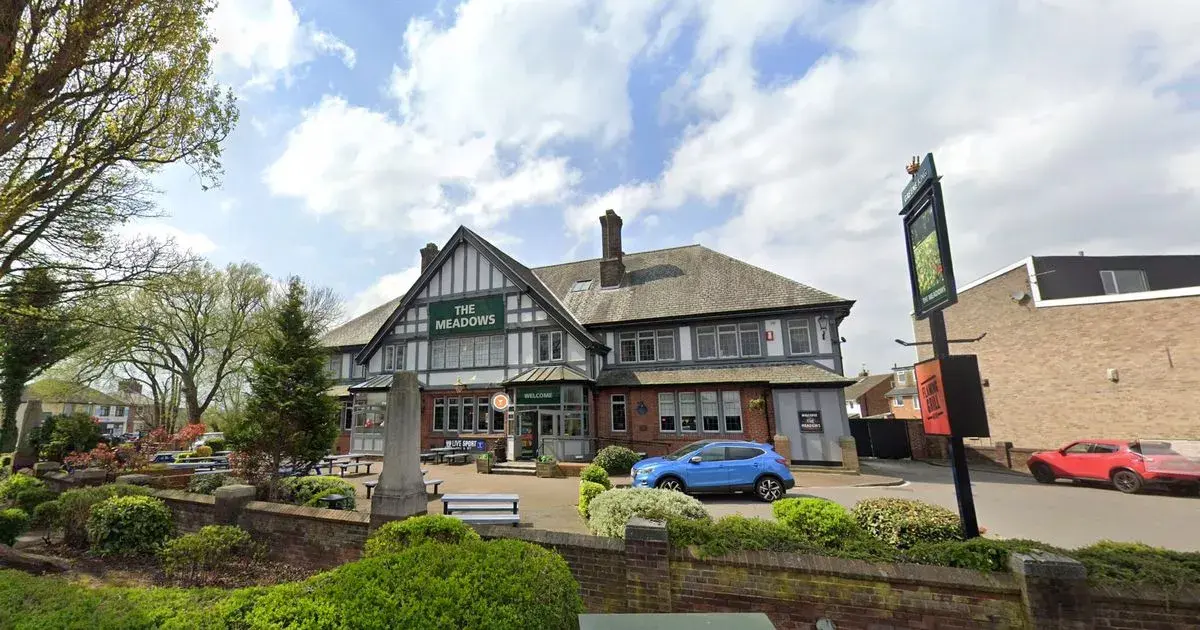 Arrests after gang of youths 'threaten customers' at pub - Liverpool Echo