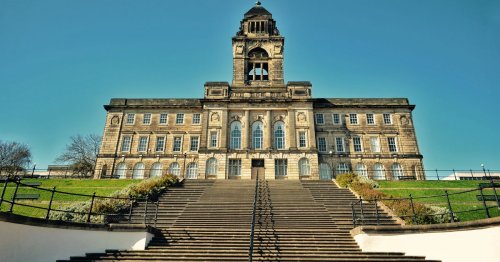 Huge Wirral leader decision due in crunch moment for borough