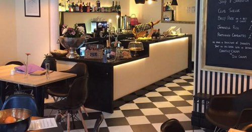 Restaurant owner bans 'crank' and people love him for it