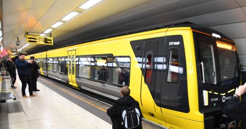 merseyrail-hit-by-problems-on-first-full-day-of-new-trains-on-kirkby