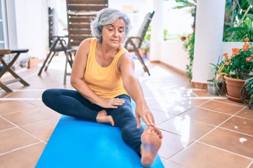 A 5-Minute Stretch Routine Older Adults Can Do Every Day