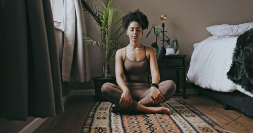 A 20-Minute Yoga Flow to Wind Down in the Evening