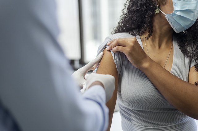 The Best Ways to Deal With Flu Vaccine Side Effects, According to Doctors