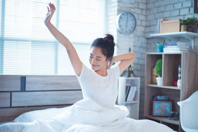 9 Easy Tips to Help You Wake Up With More Energy
