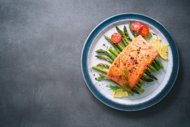 7 Ways to Tell if You Have Spoiled Salmon