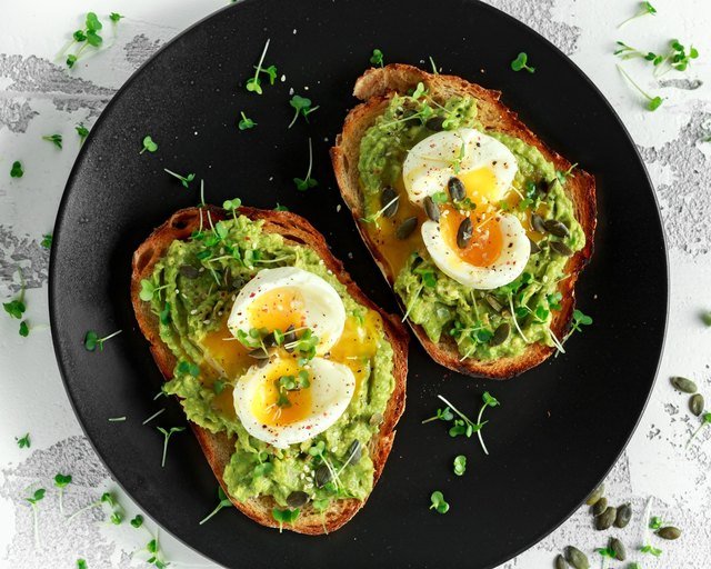 Trying to Lose Weight? Here Are 4 Breakfasts to Enjoy and 3 to Avoid