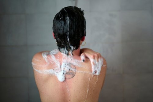 Want to Age Well? Do This in the Shower Every Day