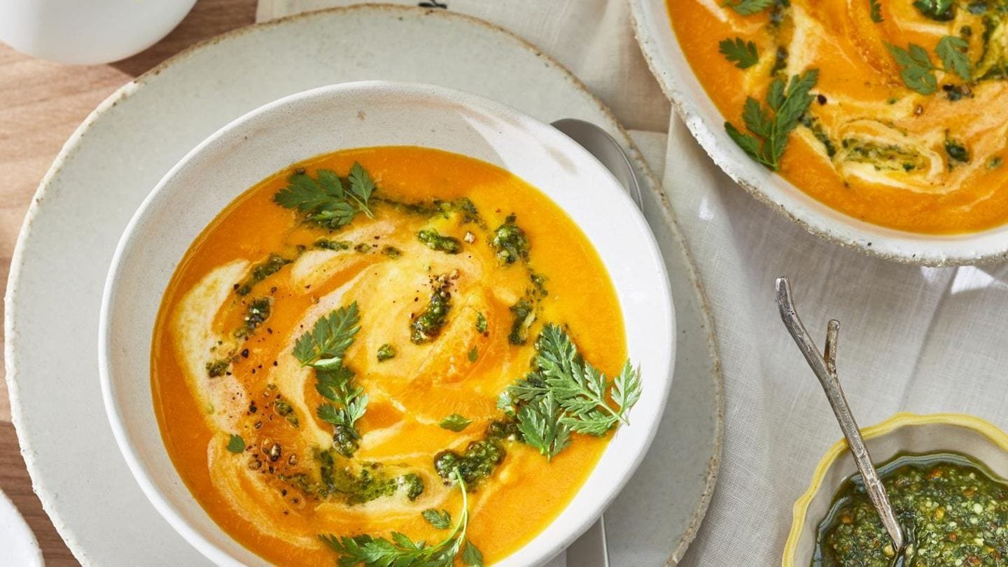 Möhrencremesuppe mit Kerbelpesto