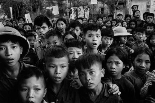 Musée national des arts asiatiques Guimet : Marc Riboud : Photographies du Vietnam 1966-1976 - L'Œil de la Photographie Magazine