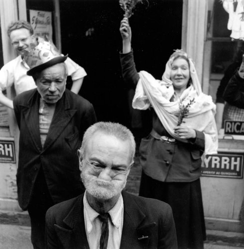 Robert Doisneau : Gravités - L'Œil de la Photographie Magazine