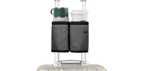 旅行中の｢両手がふさがっちゃう問題｣はスーツケース用ドリンクホルダーで解決！