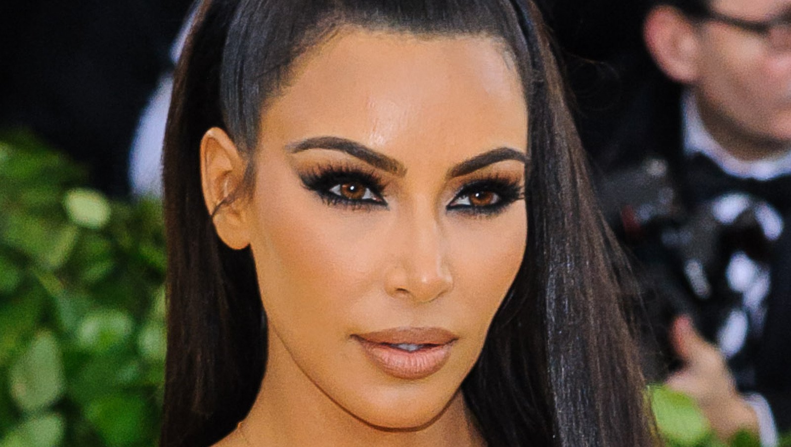 The Unexpected Backlash 60 Minutes Faced Over Kim Kardashian's Interview - Looper