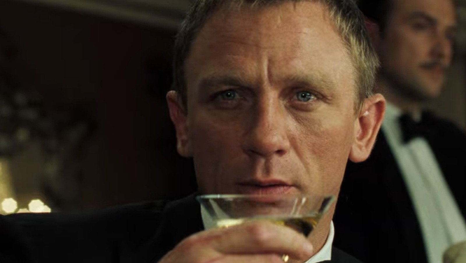 Rules James Bond Has To Follow In Every Movie - Looper