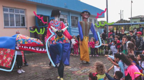 Boi de mamão: uma tradição que mobiliza as crianças catarinenses