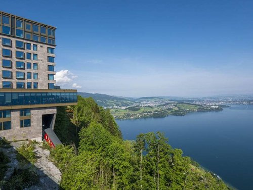 Magazine - LUXURY HOTELS