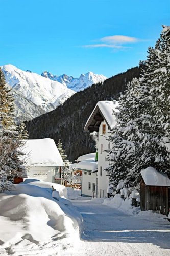 Beautiful Alpine Villages: Top 13 Bucket List Destinations