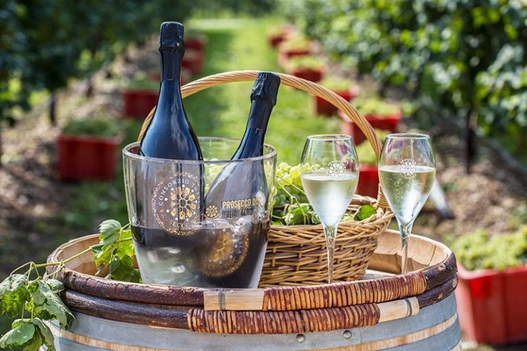 WHAT IS PROSECCO WINE? AN IN-DEPTH GUIDE