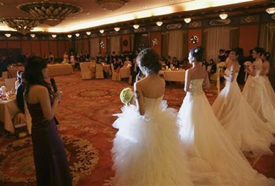 Young women schooled to woo billionaires in China - Luxurylaunches