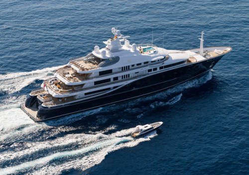 Walmart’s billionaire heiress’ $150 million megayacht is a floating ...