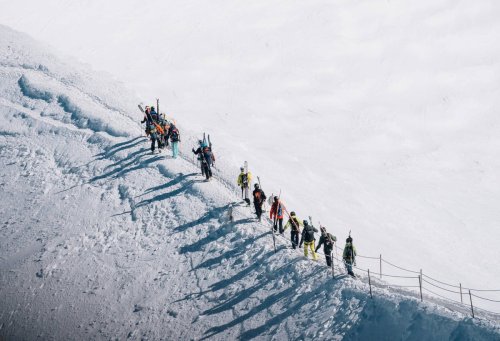 Fed up with ‘pseudo mountaineers’ climbing the treacherous Mont Blanc and risking their lives – A French mayor has introduced a $15,300 rescue and funeral deposit for climbers.