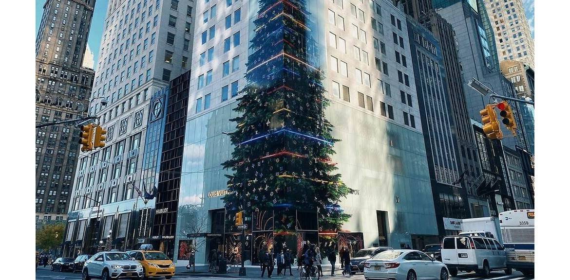 Louis Vuitton has created 12-story tall Christmas tree illusion on its Fifth avenue store façade