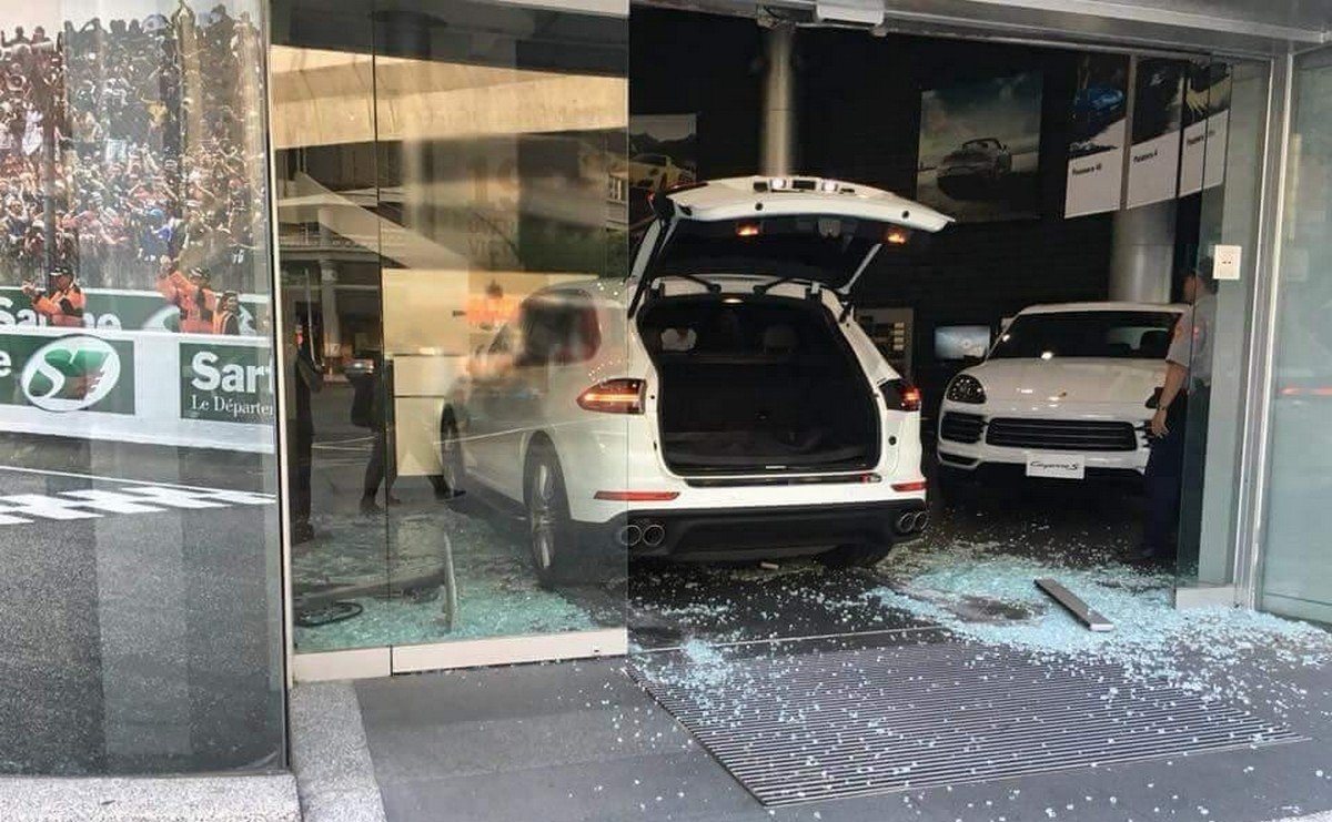 Video - Unhappy with the sales service, man crashes his Cayenne into a Porsche dealership - Luxurylaunches