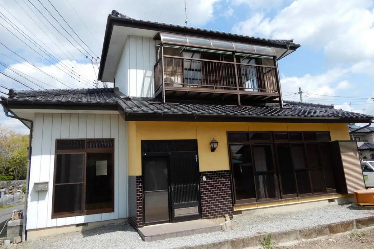The Japanese government is selling beautiful country side homes for less than the price of an iPhone